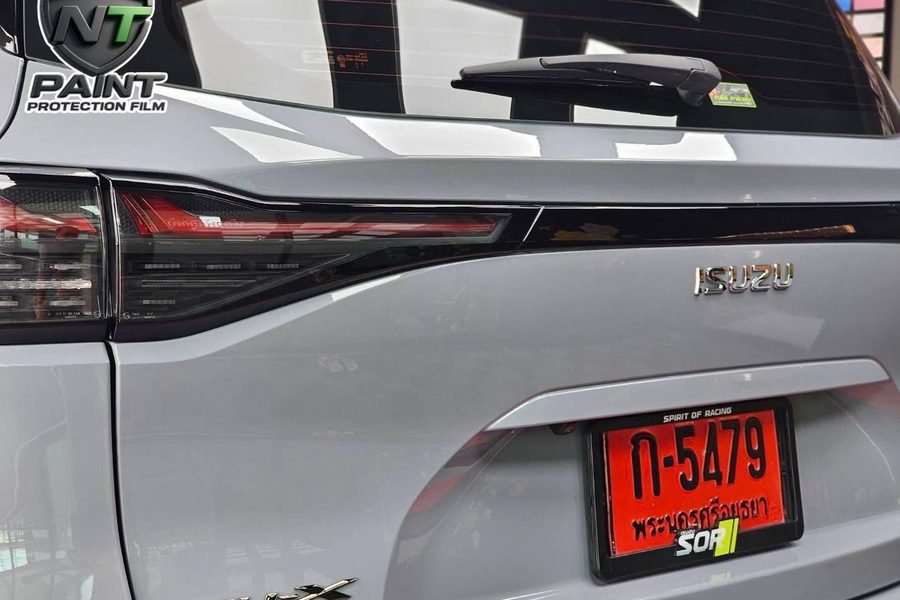 รถ SUV สีขาวหลังเคลือบ REBORN — ณธีร์ คาร์วอช